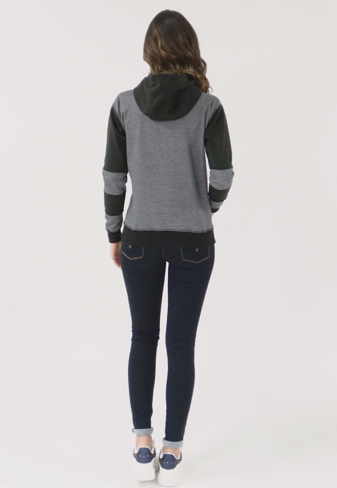 Buzo Hoodie para Mujer Gris y Negro en algodón perchado | Mapache