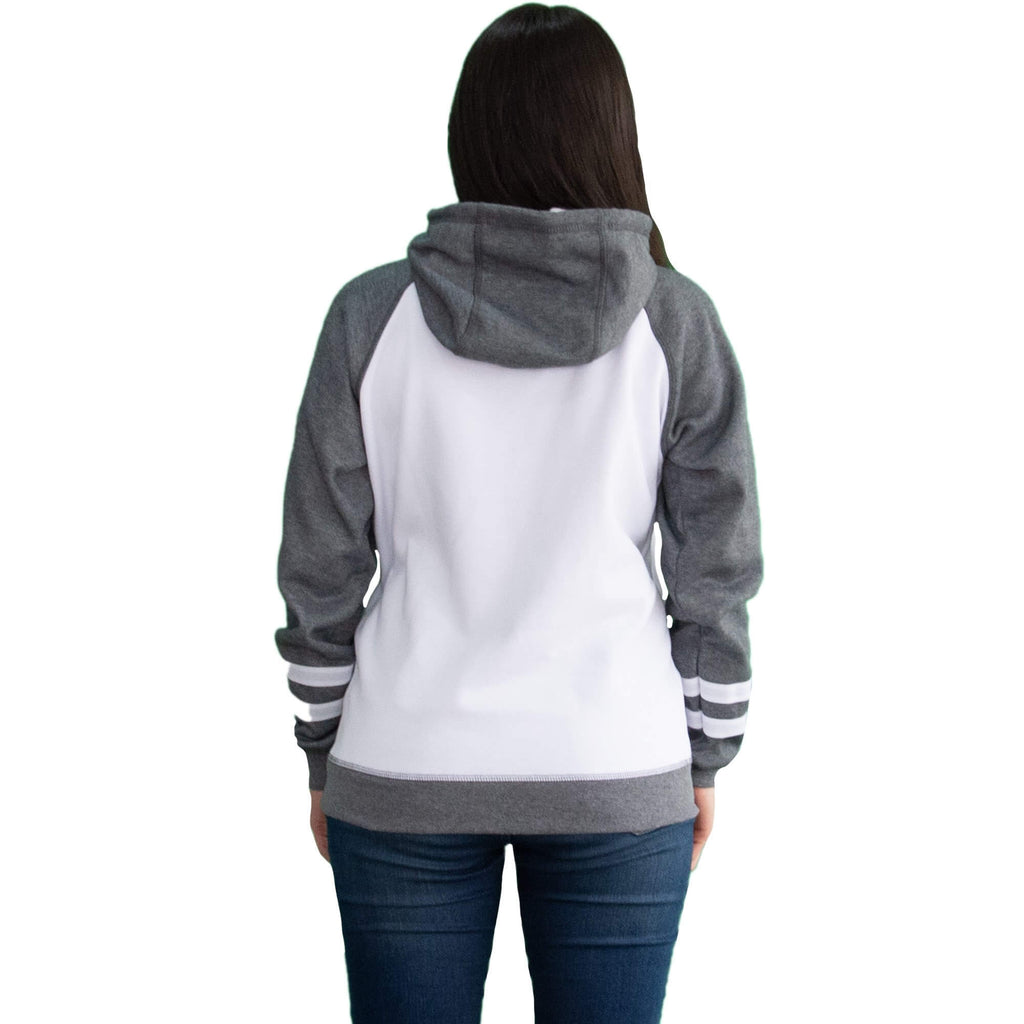 Espalda de Niña vistiendo un Buzo Hoodie Oso Perezoso de Arctic Fox Colombia