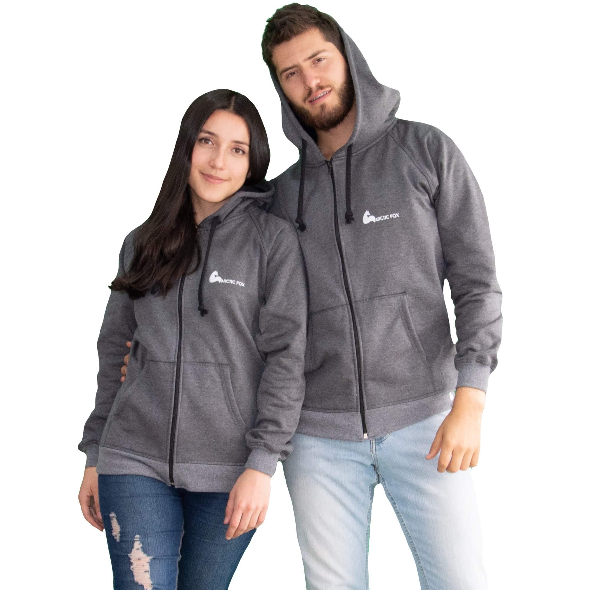Frontal de Mujer y hombre vistiendo la Chaqueta Hoodie Gris de Arctic Fox Colombia