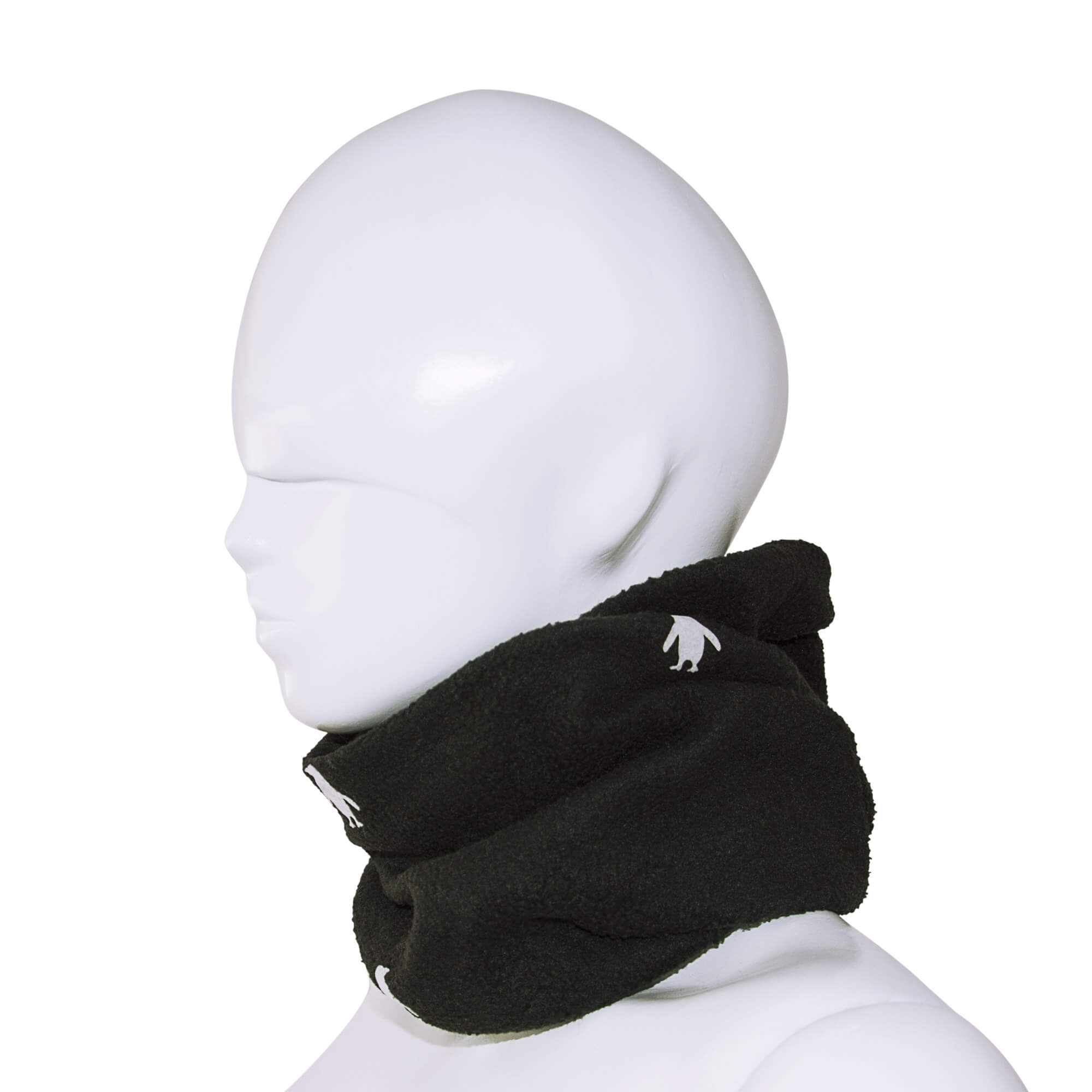 Maniquí blanco de lado vistiendo el Cuello Buff Pingüino Negro de Arctic Fox Colombia