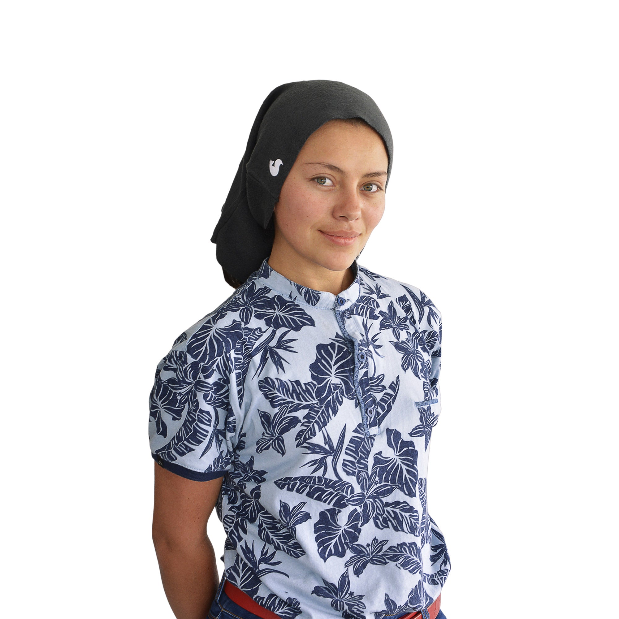 Mujer de lado vistiendo un Cuello Buff Unisex en la cabeza de Arctic Fox Colombia