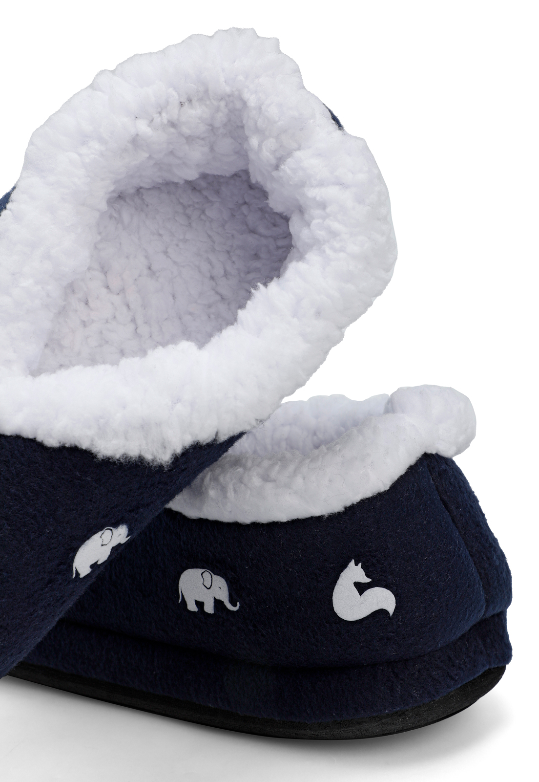 vista de cerca de l peluche interno de las pantuflas azules de elefantes de arctic fox