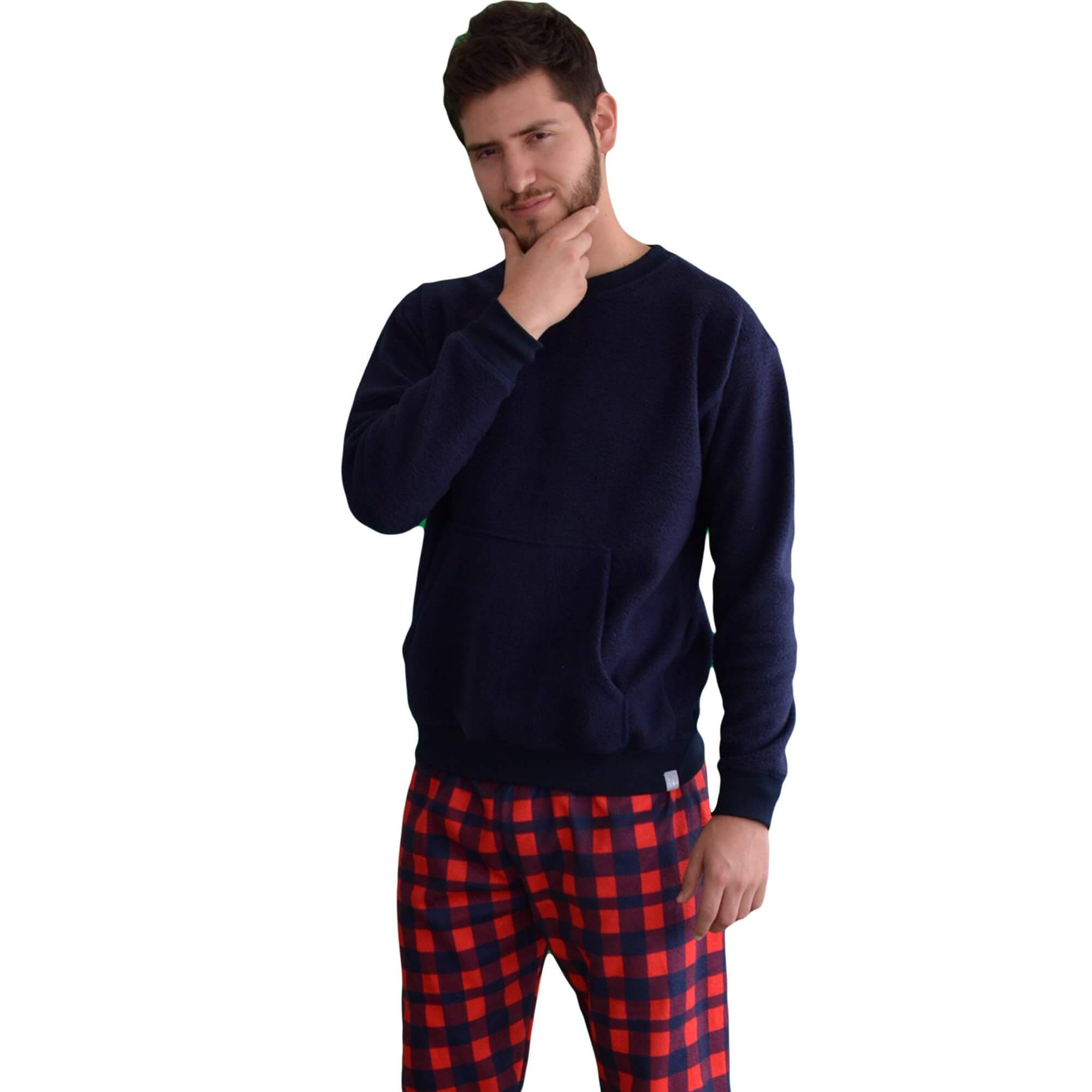 Detalle hombre medio cuerpo de frente vistiendo la Pijama Leñador Rojo de Arctic Fox Colombia