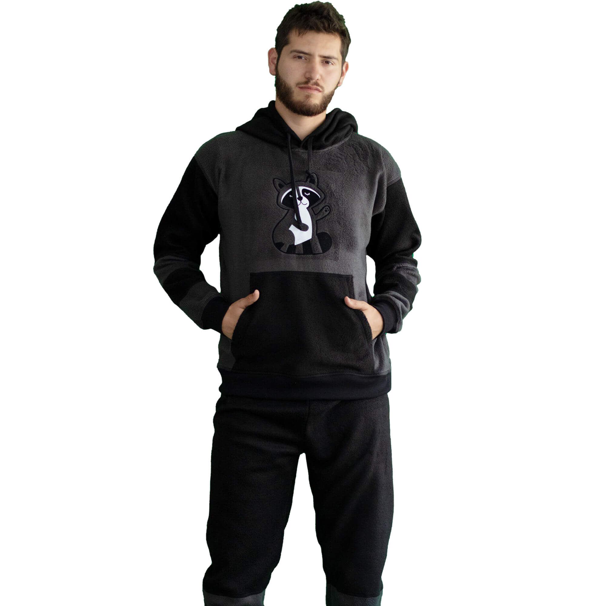 Detalle Hombre cuerpo completo frontal vistiendo la Pijama Mapache de Arctic Fox Colombia