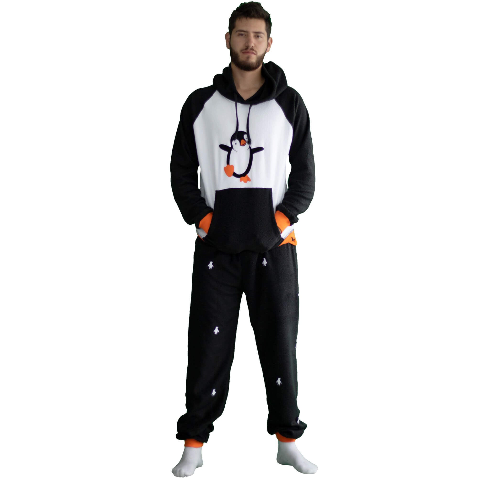 Hombre cuerpo completo frontal vistiendo la Pijama Pingüino de Arctic Fox Colombia