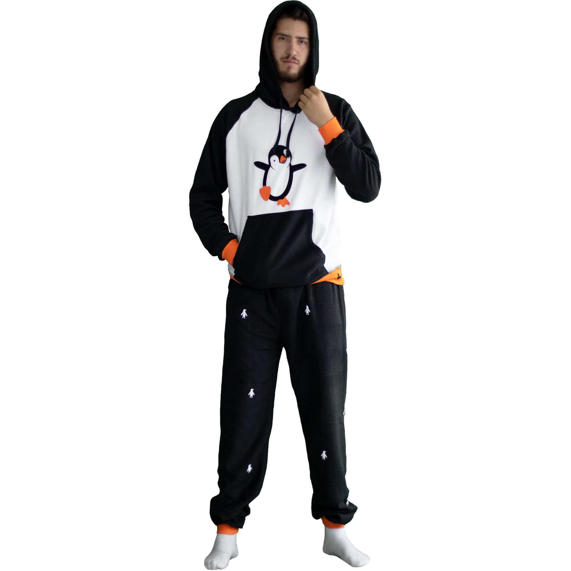 Hombre cuerpo completo frontal vistiendo la Pijama Pingüino con Capota de Arctic Fox Colombia